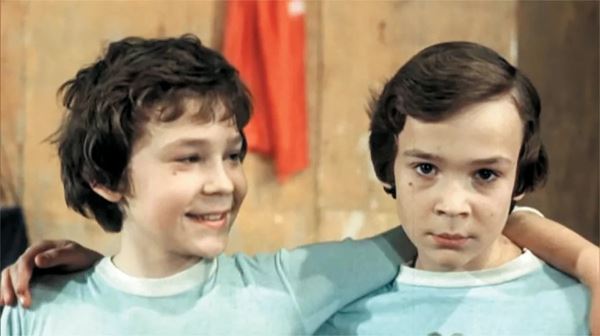 «Мы были обыкновенными школьниками»: братья Торсуевы рассказали о ролях Электроника и Сыроежкина и съёмках в «Брате 3»