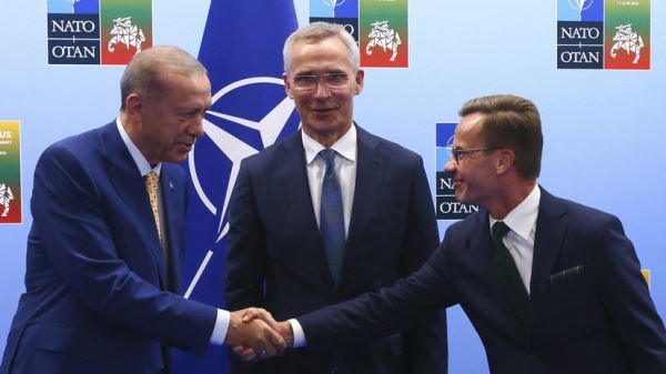Ход Анкары: как развивается ситуация со вступлением Швеции в НАТО