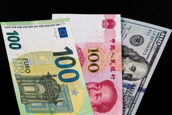«Это ещё не предел»: курс доллара впервые с середины сентября опустился ниже 95 рублей