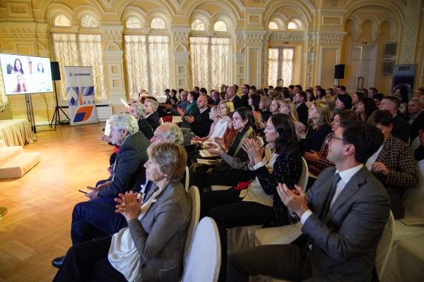 Вместе весело читать: писателей и переводчиков наградили в Москве