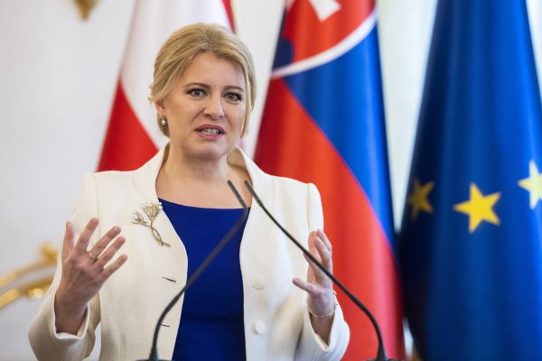 Затянувшийся транзит: президента Словакии обвинили в препятствовании передаче власти новому правительству